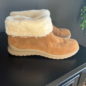 Minnetonka fur trim booties size  10